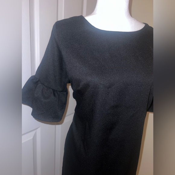 Simple Black Dress - Picture 2 of 5